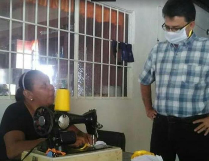 Más de 150 mujeres de las comunas socialistas participan en la fabricación de los tapaboca para evitar el coronavirus. | Foto: Prensa Sicoama.