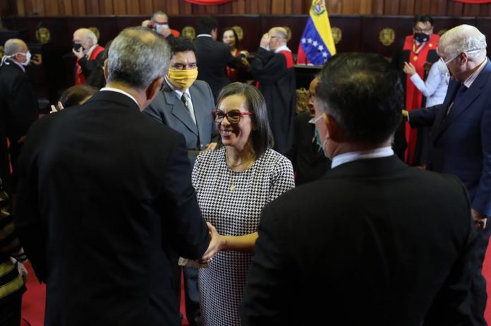 La nueva presidenta del Consejo Nacional Electoral, Indira Maira Alfonzo Izaguirre. | Foto: Efe/Miguel Gutiérrez.